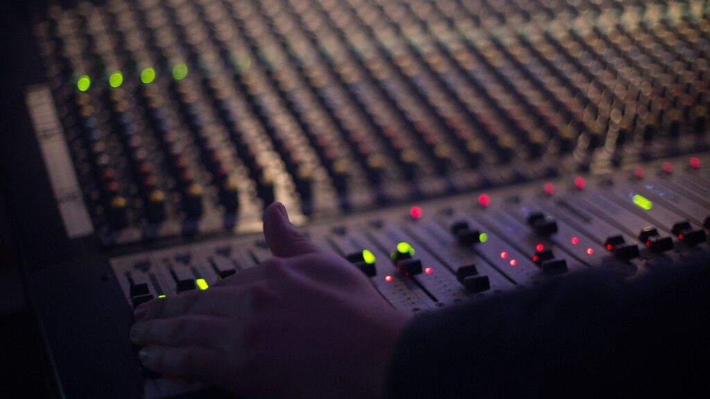 mixer per fare radio